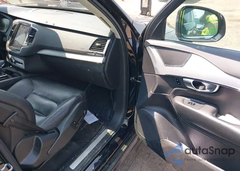 2018 Volvo Xc90 T5 Momentum z USA, uszkodzony, nr VIN YV4102PK2J1346051